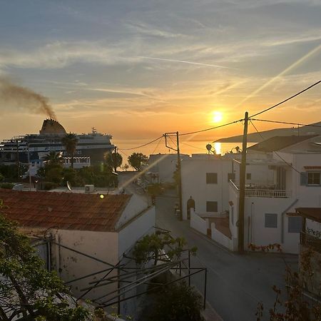 George Apartments Livadia  Bagian luar foto