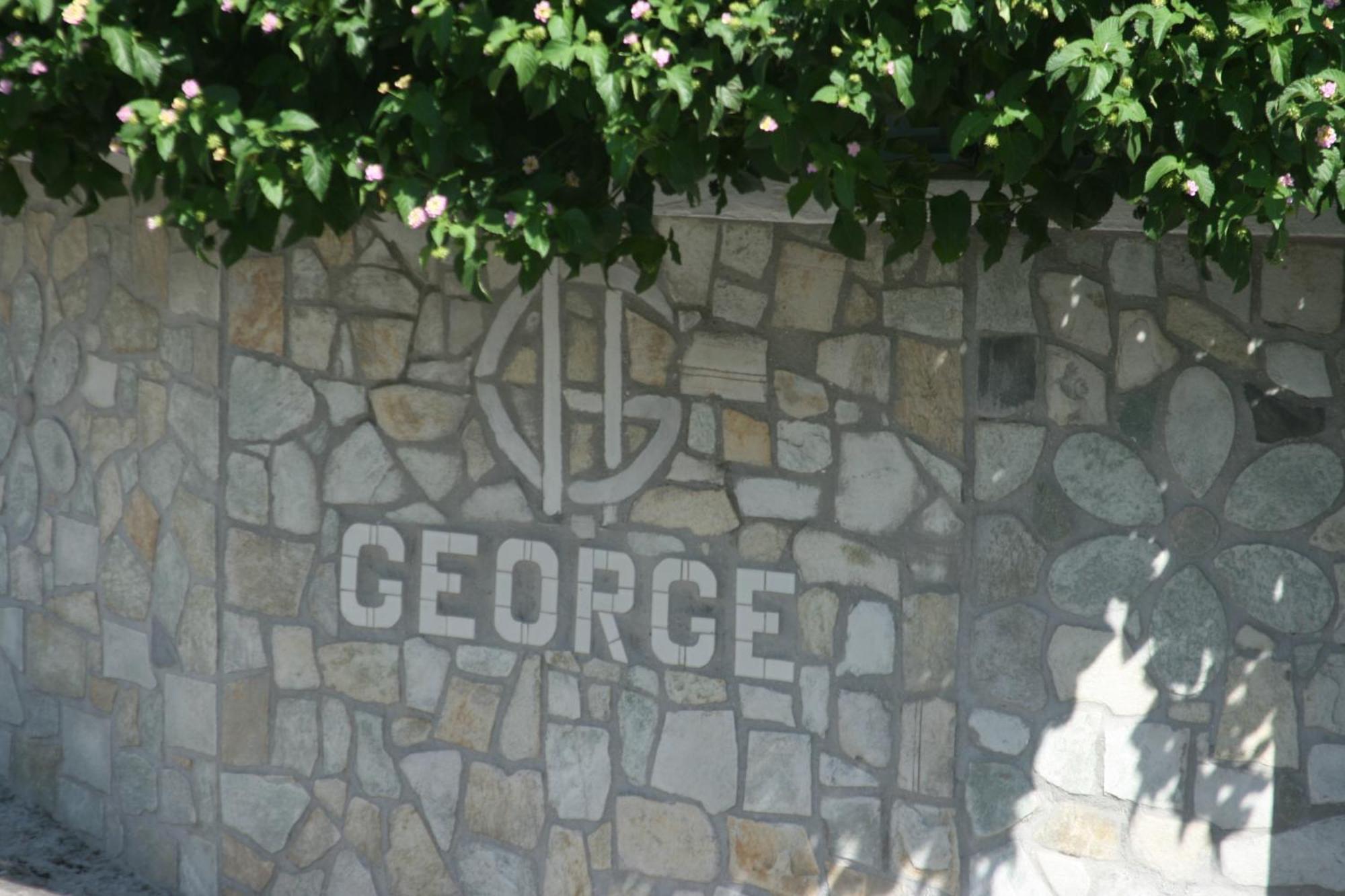 George Apartments Livadia  Bagian luar foto