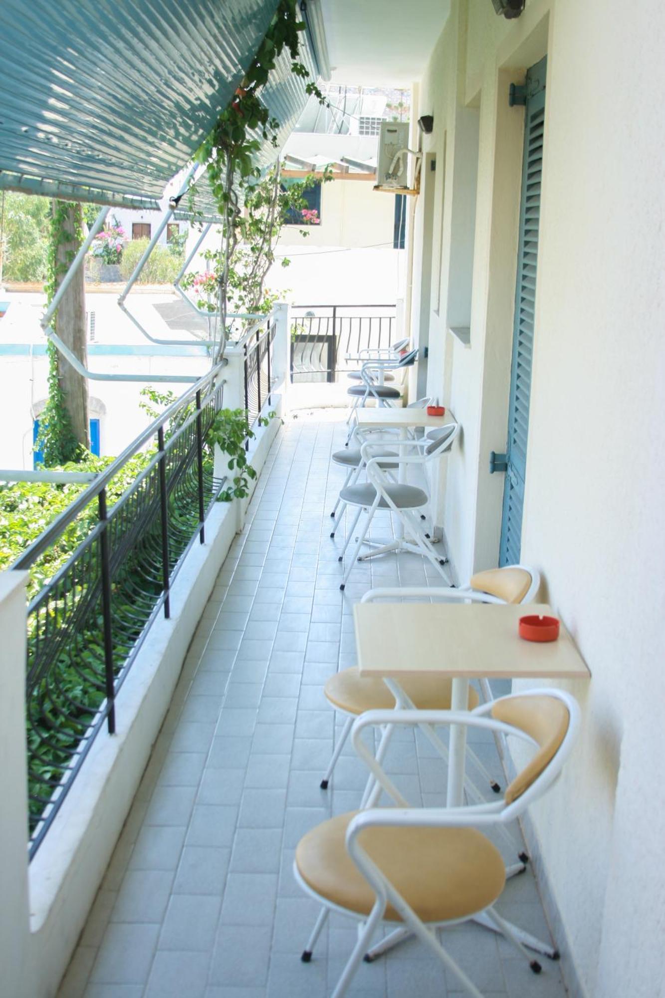 George Apartments Livadia  Bagian luar foto