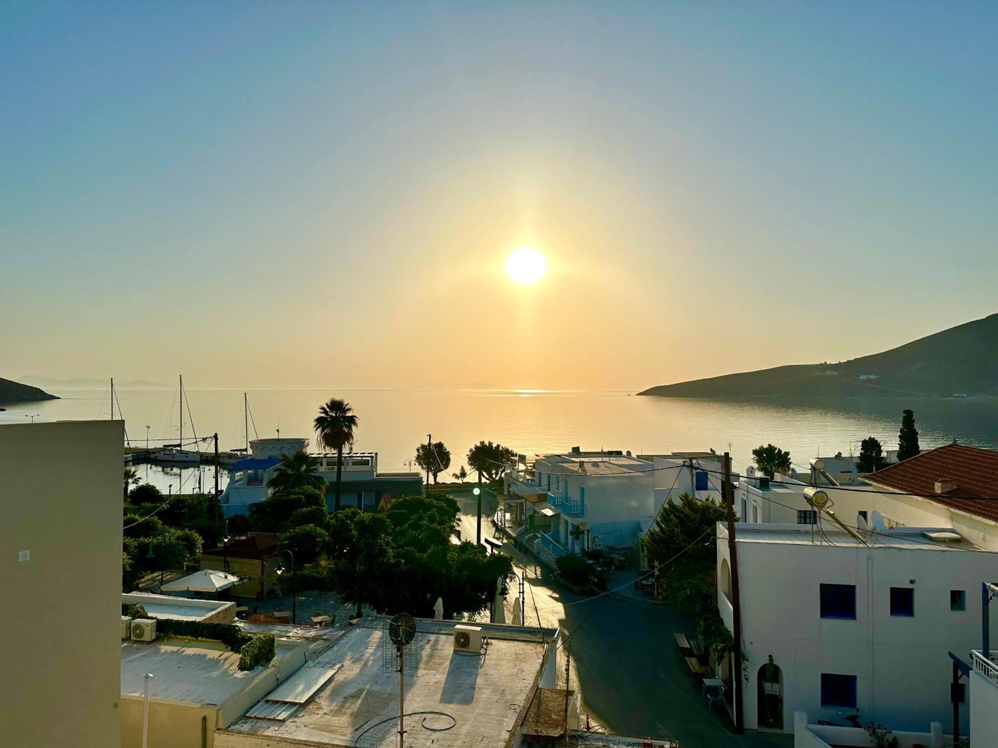 George Apartments Livadia  Bagian luar foto