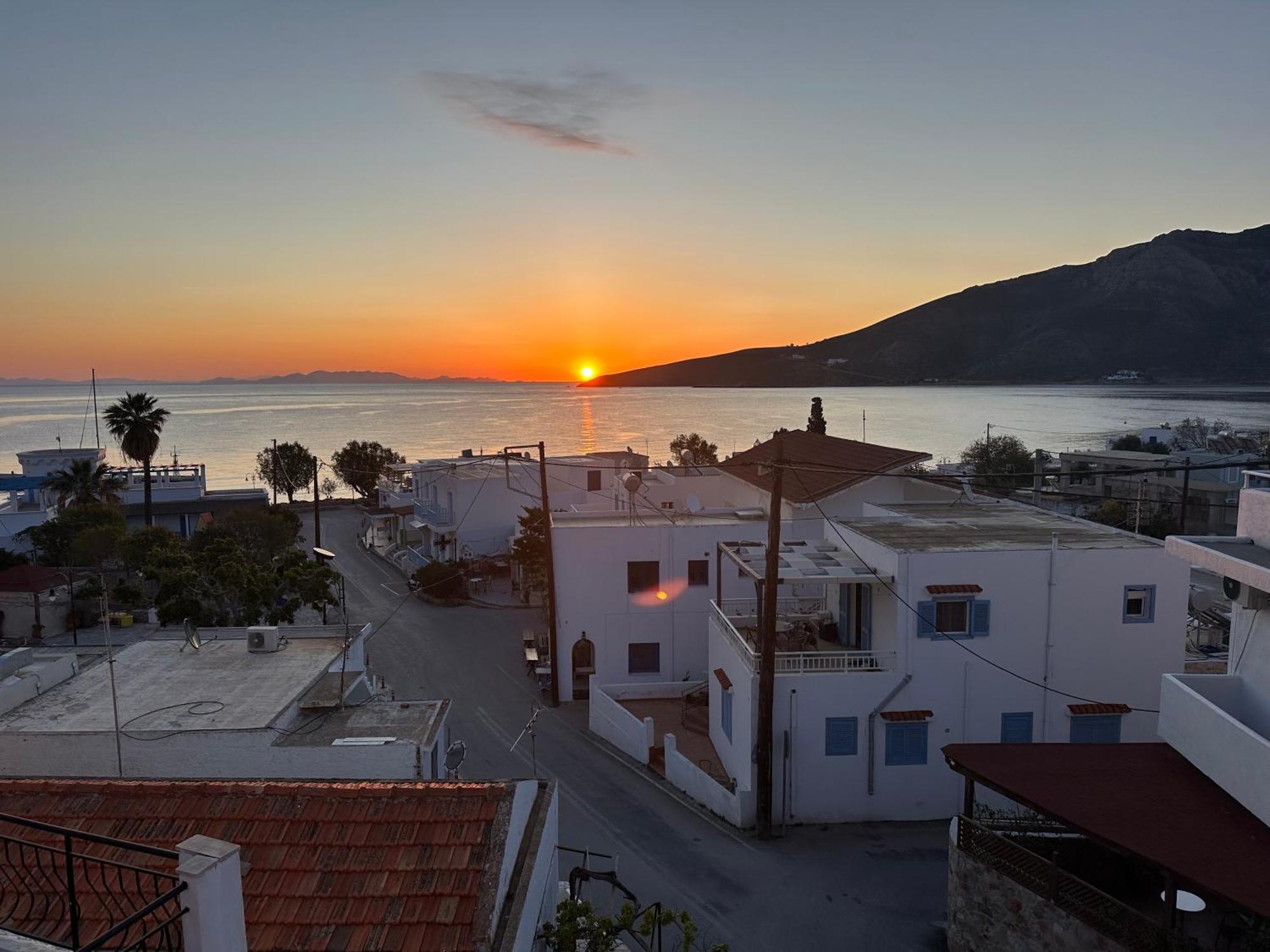 George Apartments Livadia  Bagian luar foto