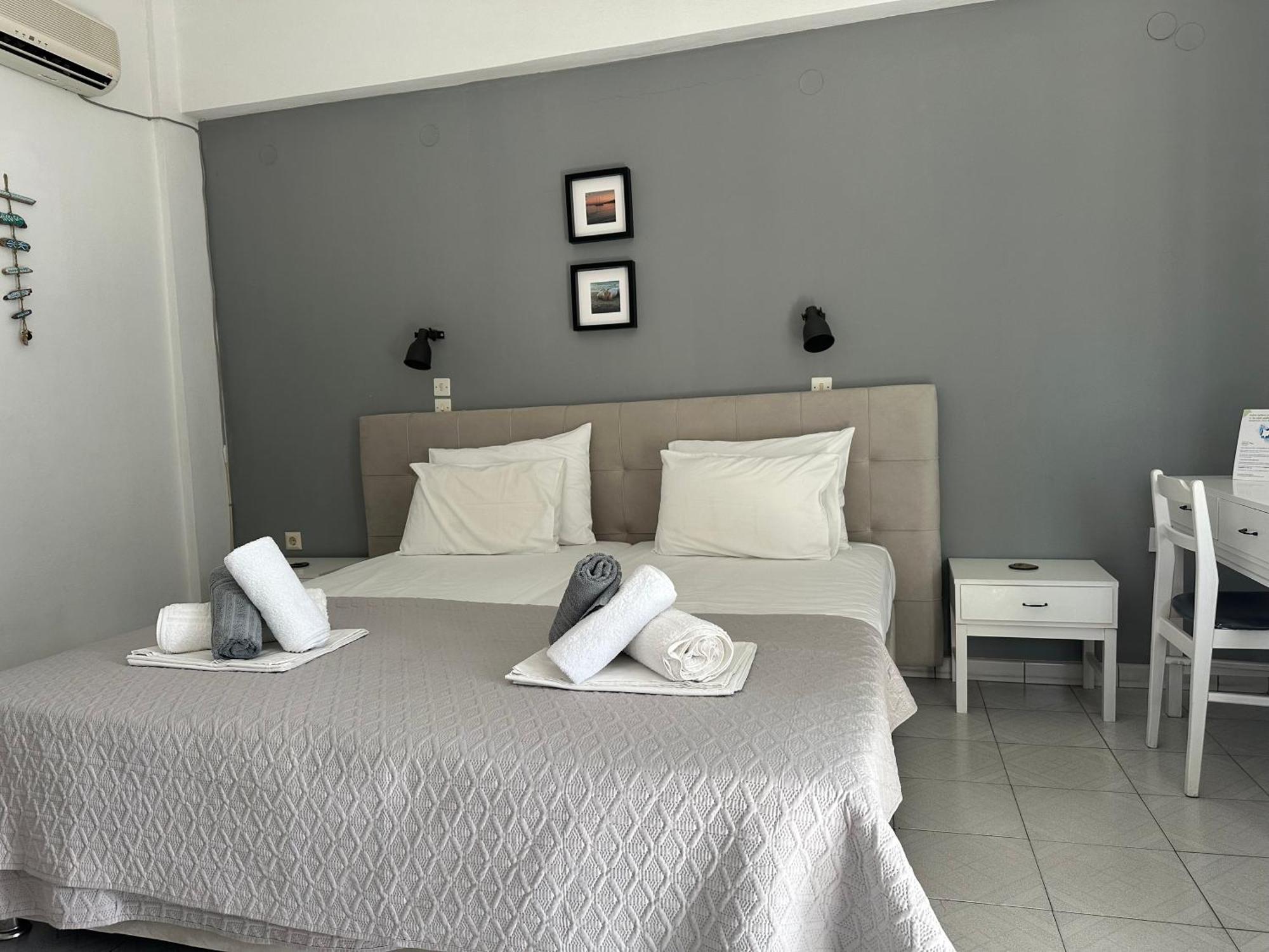 George Apartments Livadia  Bagian luar foto