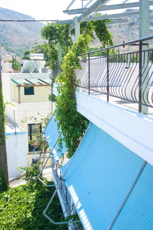George Apartments Livadia  Bagian luar foto