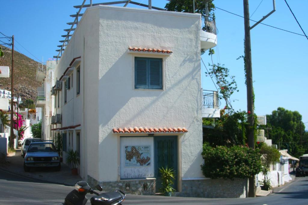 George Apartments Livadia  Bagian luar foto