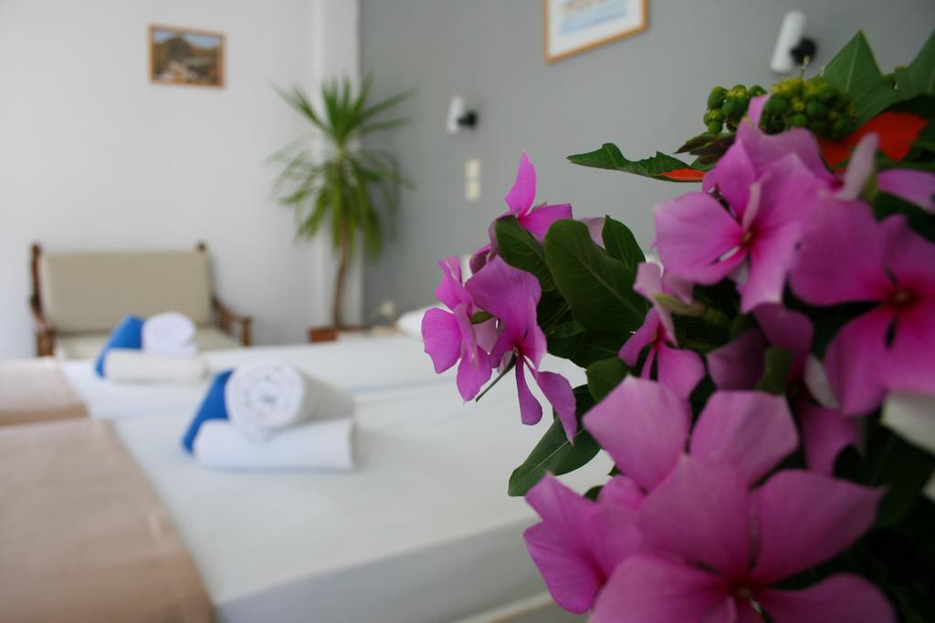 George Apartments Livadia  Bagian luar foto